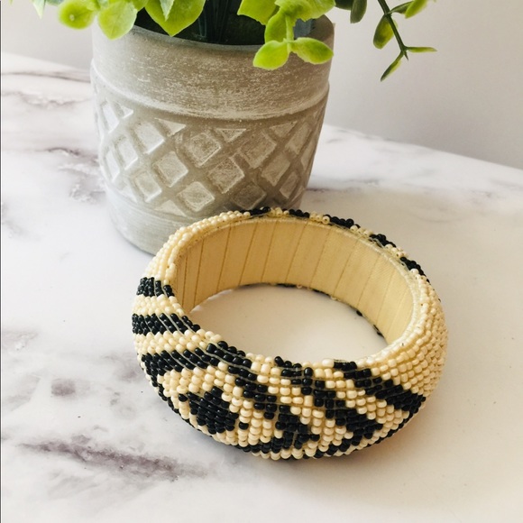 Boho/Midwestern Black & White Seed Bead Bangle Bracelet - Picture 1 of 3